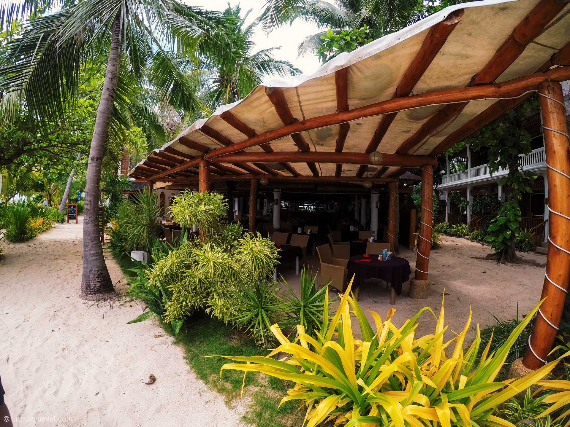 Malapascua Exotic Bar & Restaurant