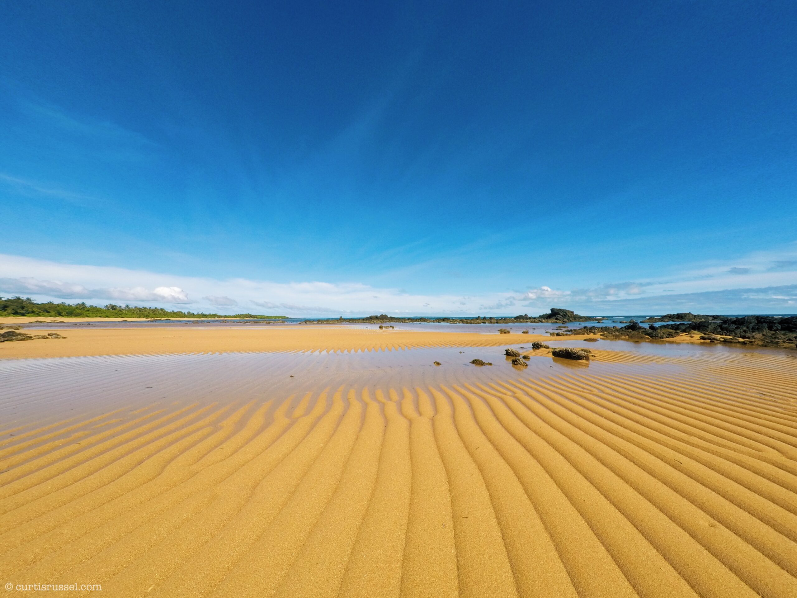 Sadong Golden Beach (Golden Sands), Jomalig Island