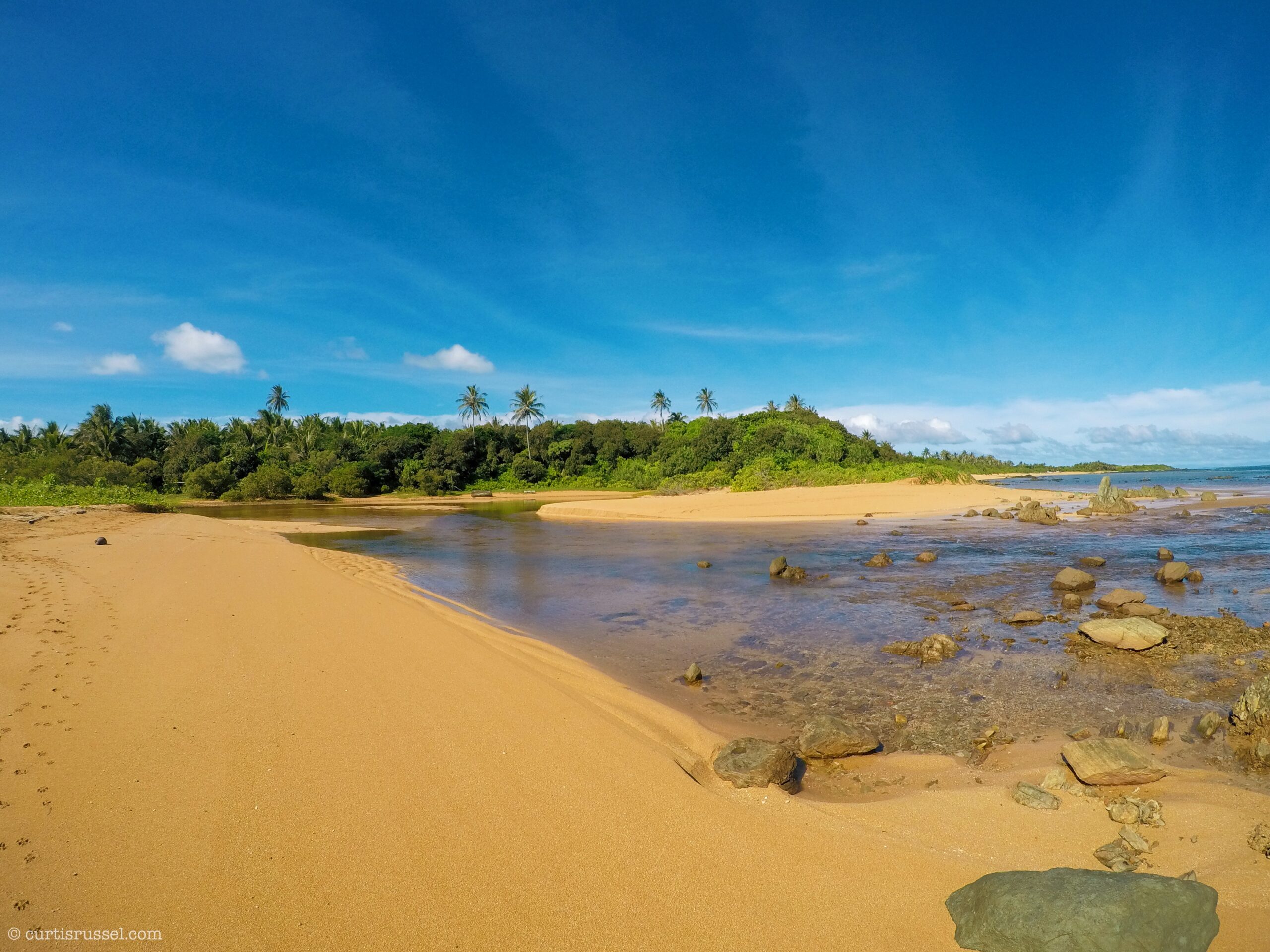Sadong Golden Beach (Golden Sands), Jomalig Island
