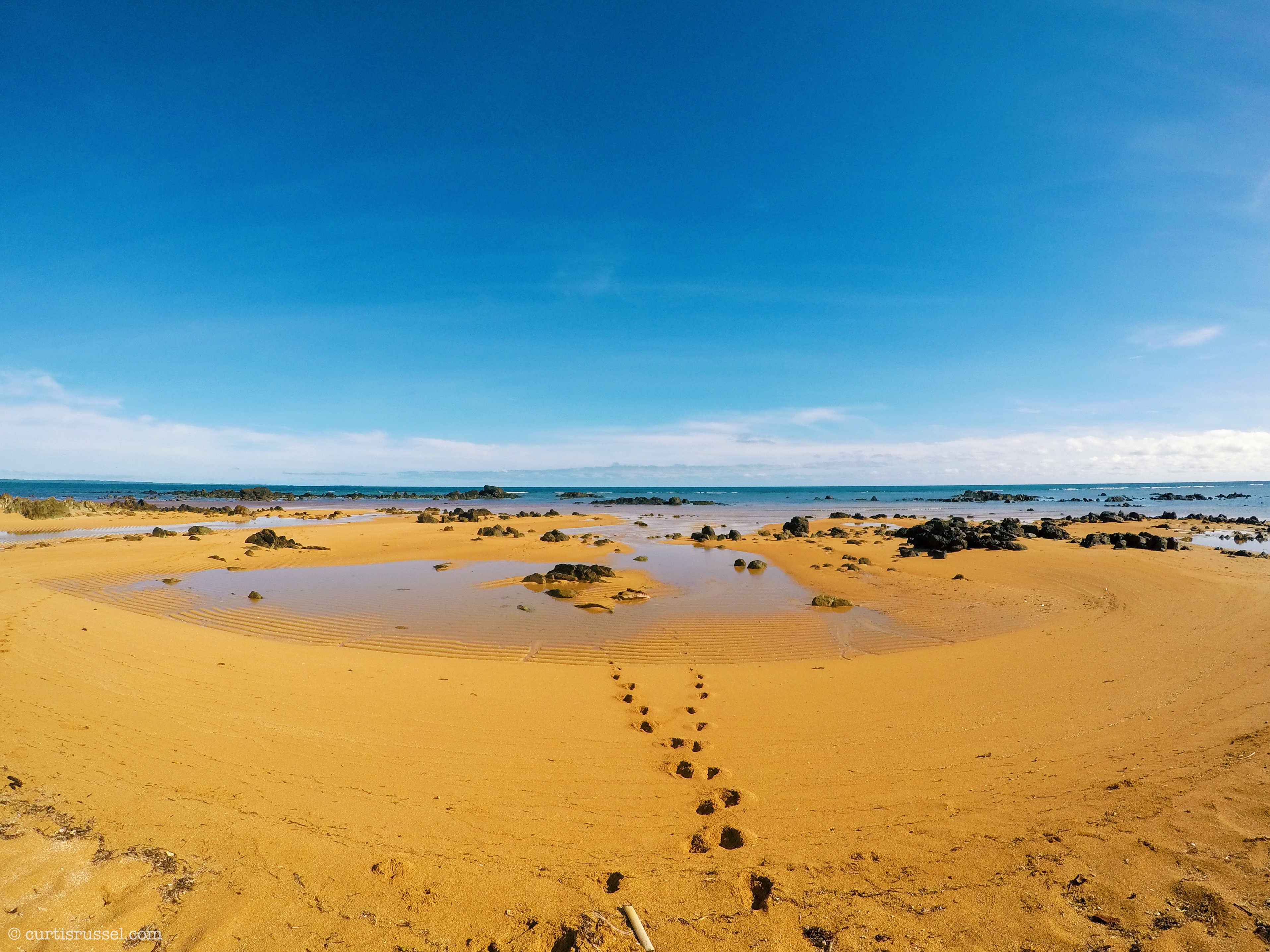 Sadong Golden Beach (Golden Sands), Jomalig Island